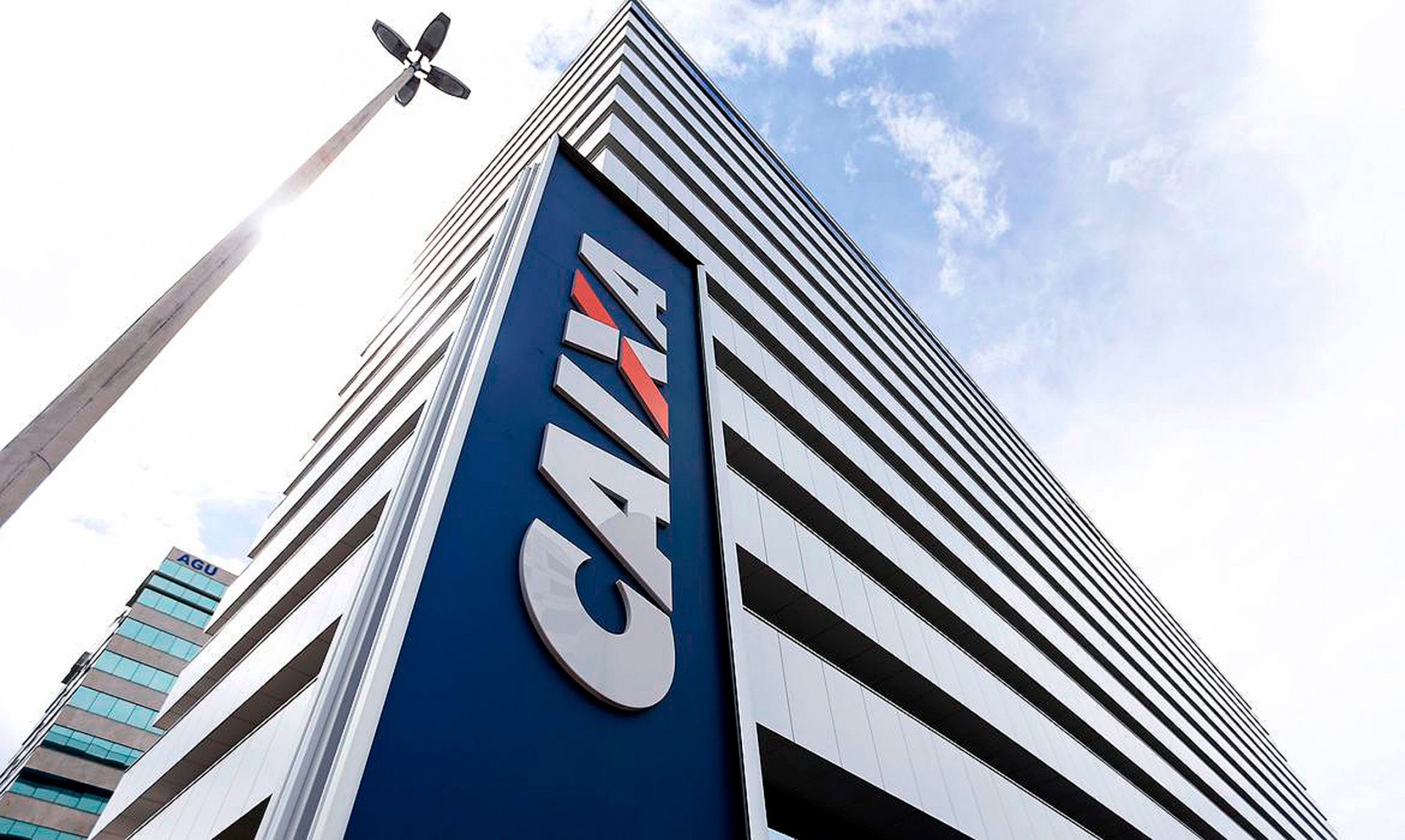 CONSTRUÇÃO DE IMÓVEIS FINANCIADOS PELA CAIXA ECONÔMICA FEDERAL